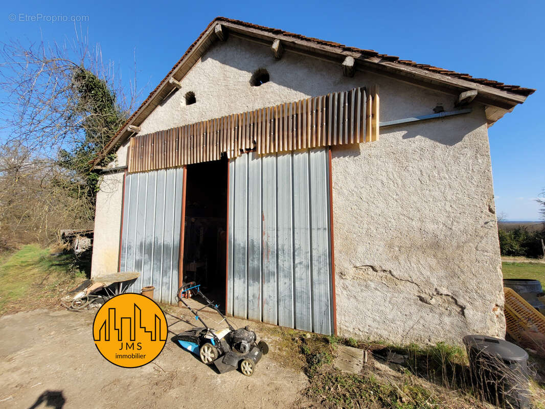 Maison à CHATEL-DE-NEUVRE