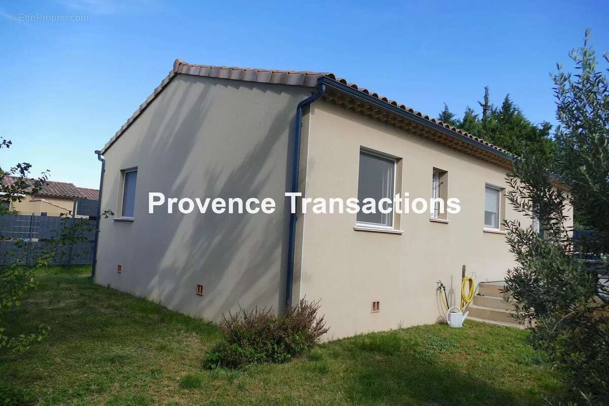 Maison à SAINTE-CECILE-LES-VIGNES