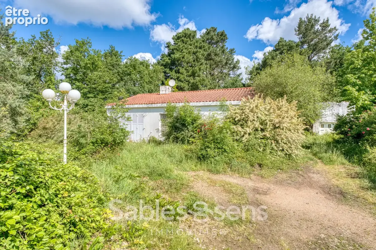 Maison T4 à rénover sur la commune de Vairé - photo 1