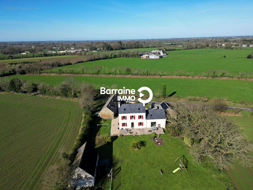 Maison à LE DRENNEC