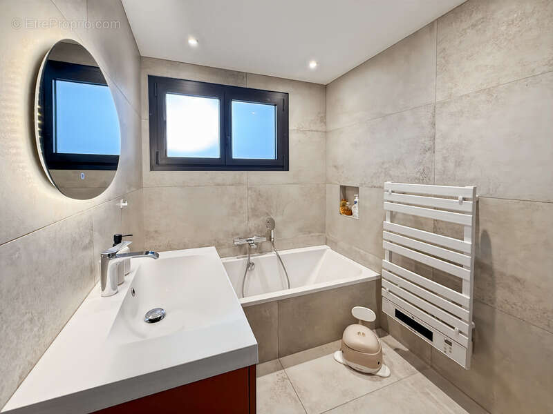 Maison à CONTAMINE-SUR-ARVE