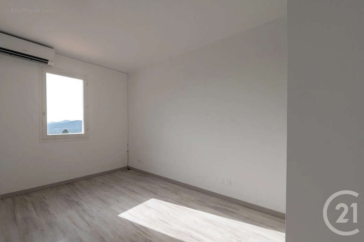 Maison à BORMES-LES-MIMOSAS