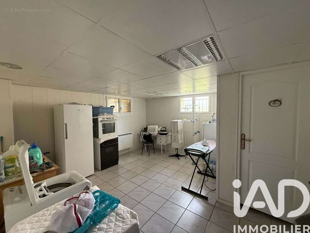 Maison 152 m² à Saint-Ennemond  - photo 9