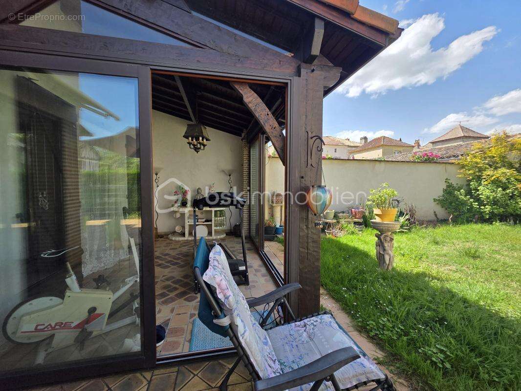 Vianne-maison de village avec jardin- 3 chambres- garage et pieces annexes - photo 12