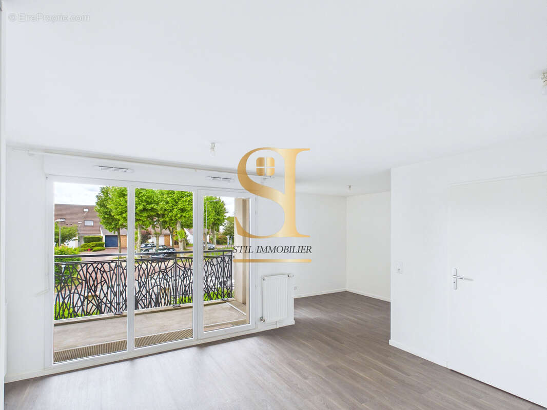 Appartement à COURCOURONNES
