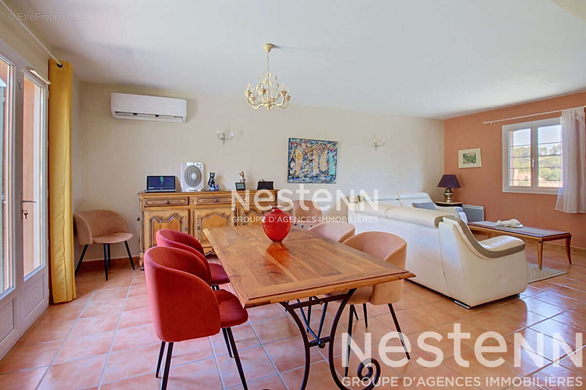 A VENDRE Maison Le Thoronet 6 pièce(s) 130 m2- Terrain 1026m2- Piscine- proche des commerces - photo 4