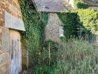 Maison à LA LANDE-DE-LOUGE