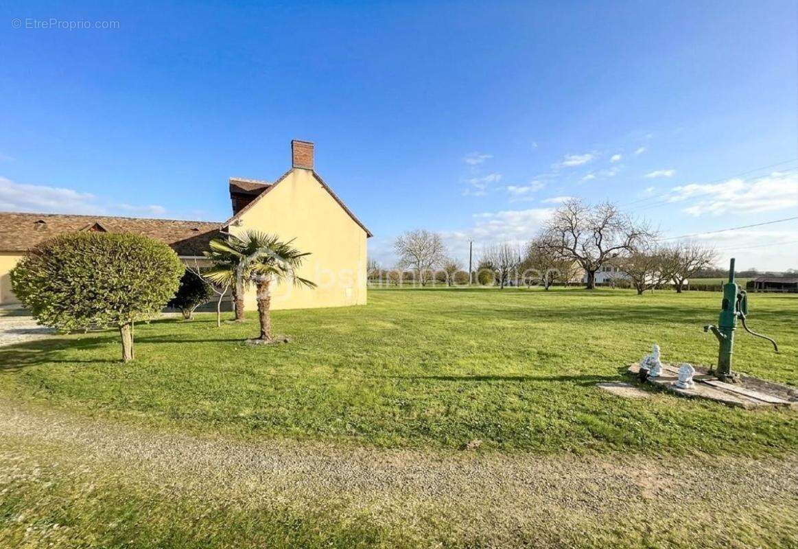 Propriété et bâtiments annexes sur belle parcelle terrain - photo 5