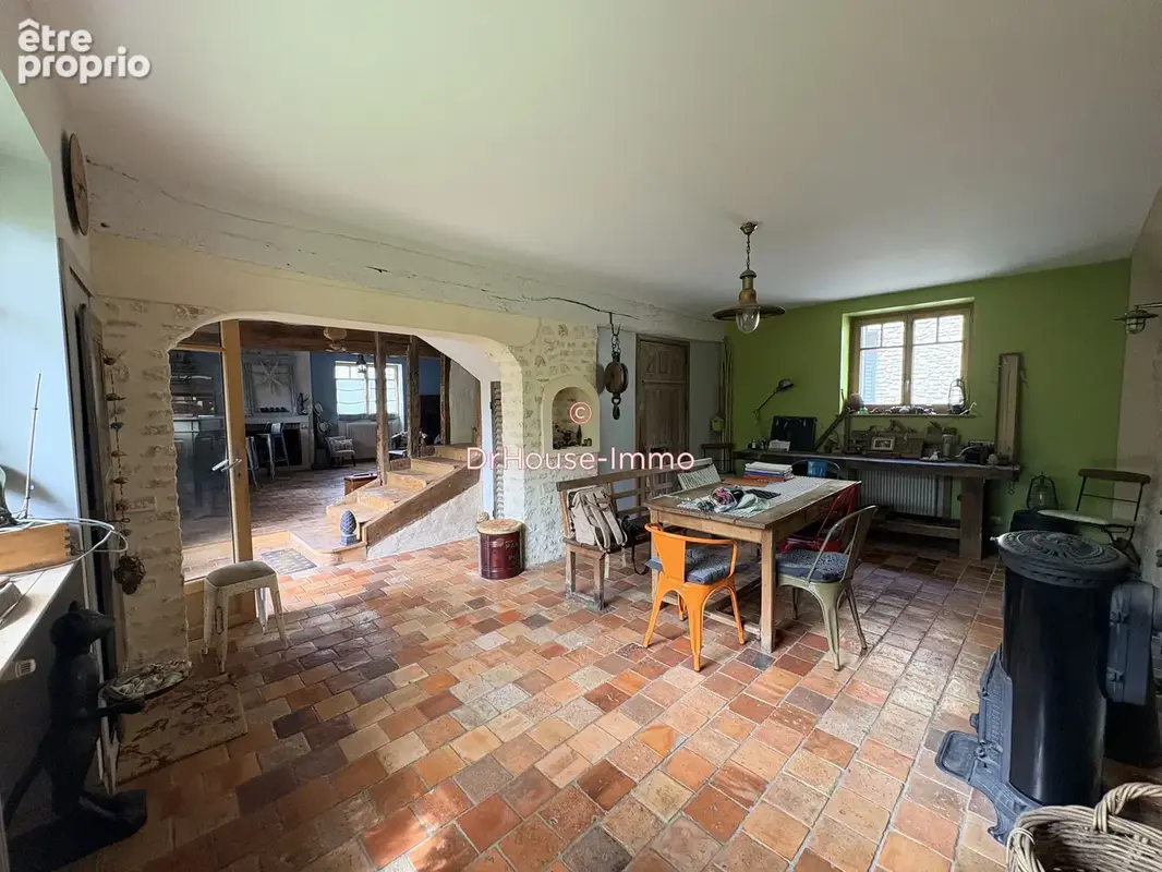 Maison 222 m² à Montainville  - photo 8