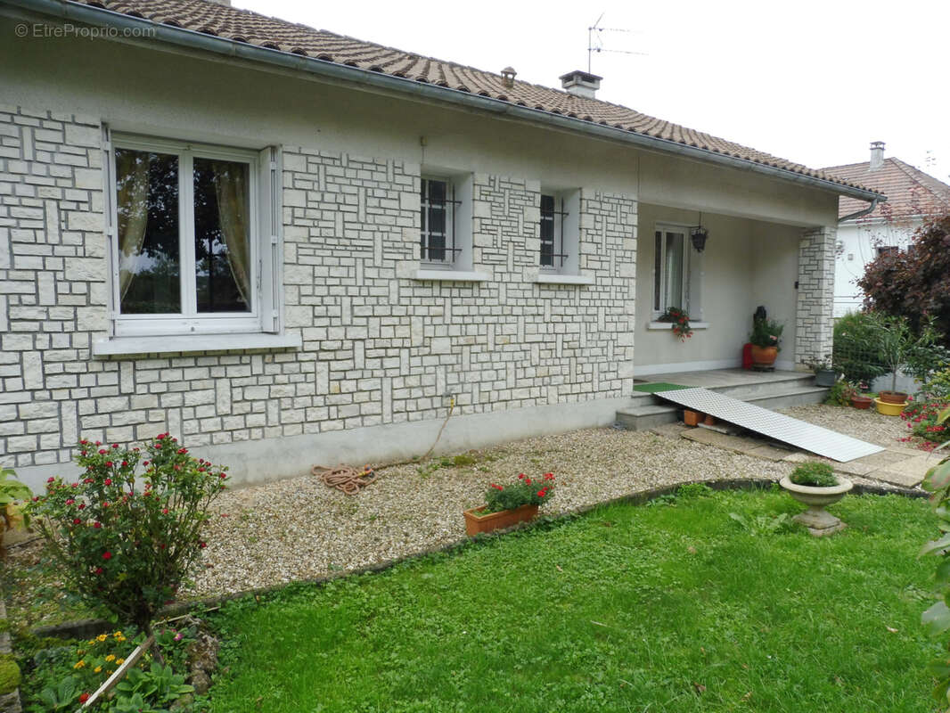 Riberac proche commerces - photo 7