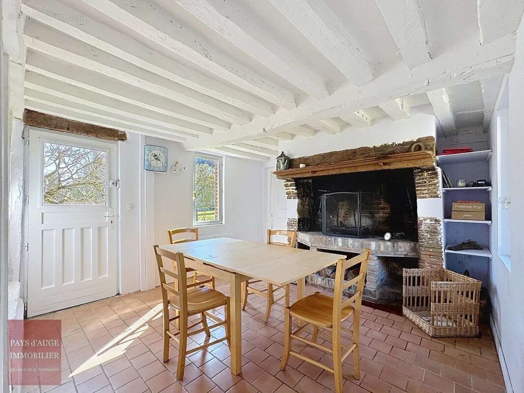Maison à SAINT-GEORGES-EN-AUGE