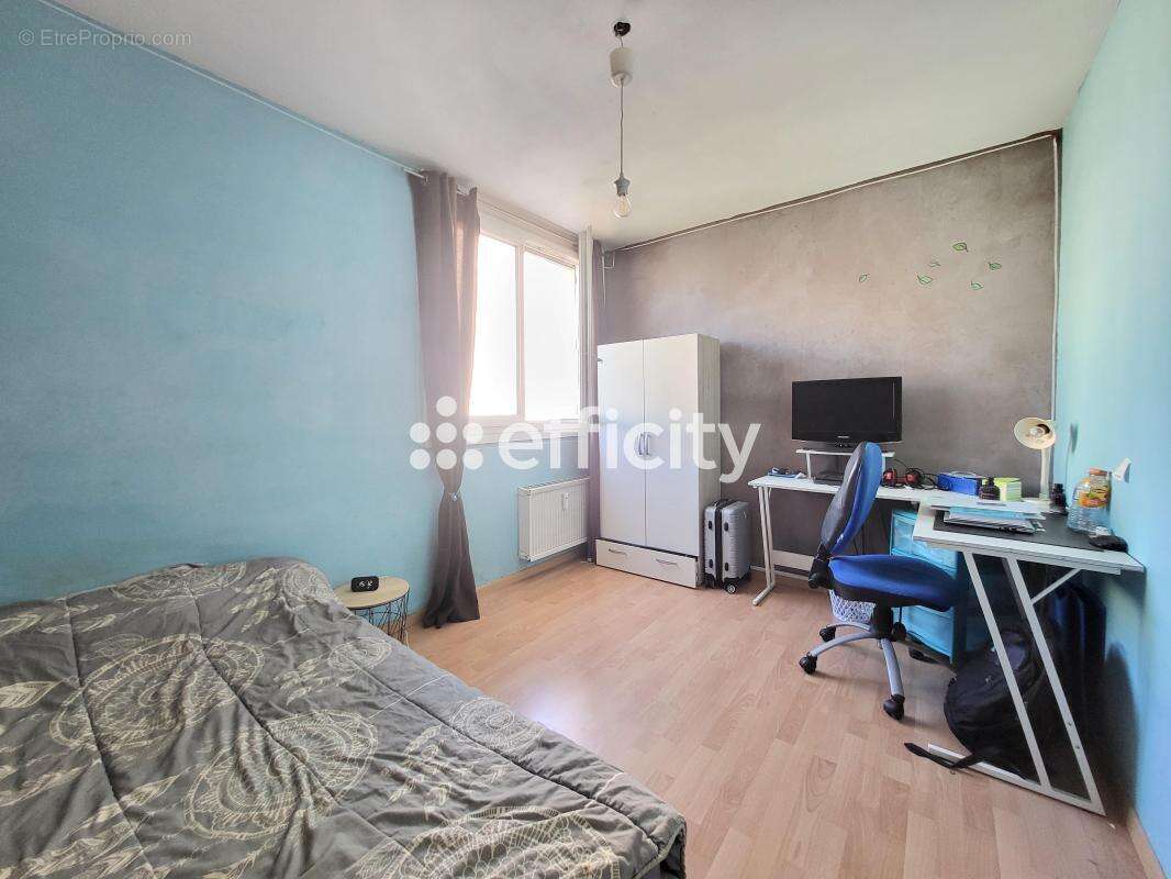 Appartement à PIERRE-BENITE