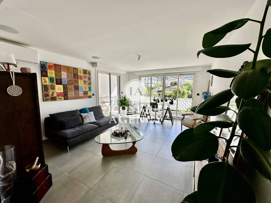 Appartement à LE CANNET
