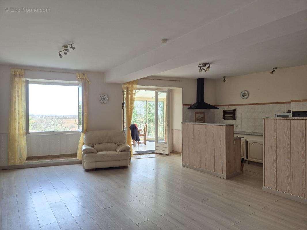 Maison à SAINT-AMANT-DE-BOIXE