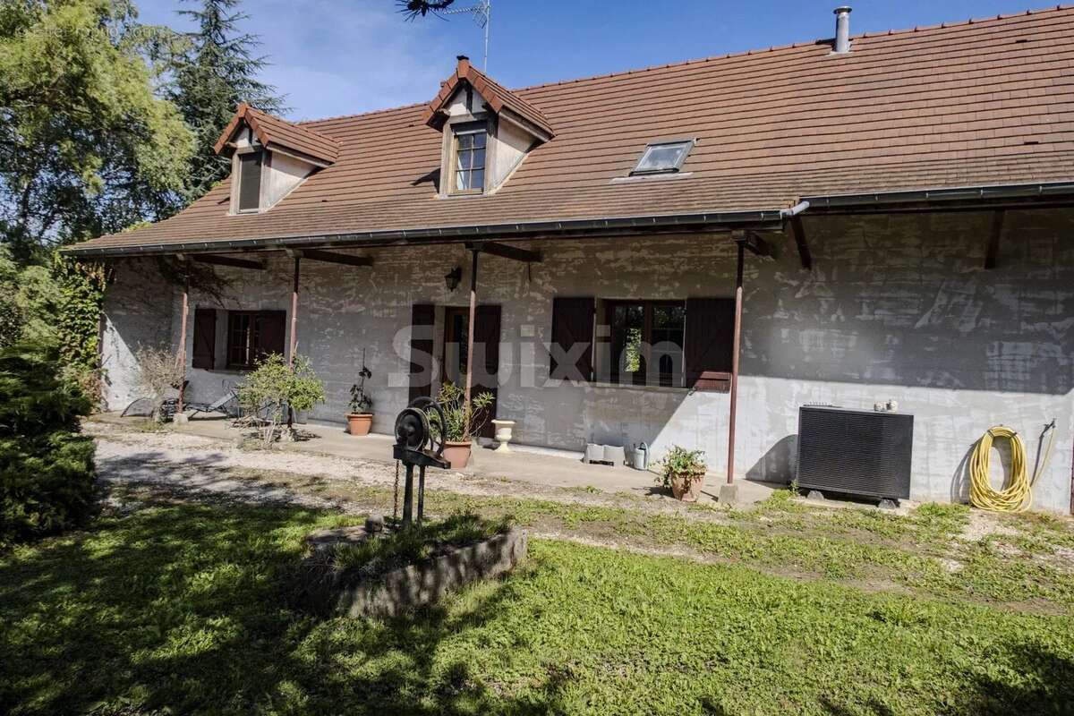 Maison à SAINT-MARTIN-EN-BRESSE