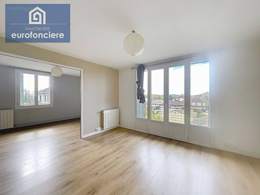 Appartement à SAINTE-SAVINE