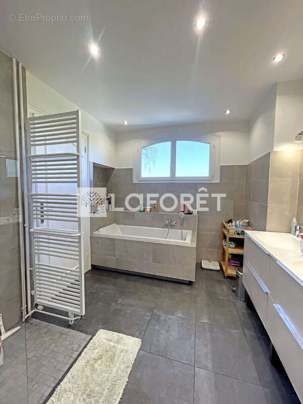 Maison à LA FOUILLOUSE