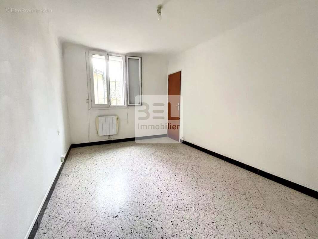 Appartement à BAGNOLS-SUR-CEZE