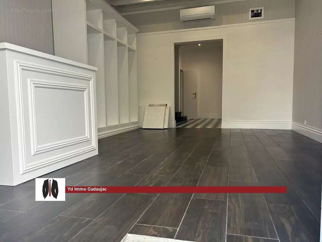 Centre la Brède local commercial avec logement et garage - photo 10