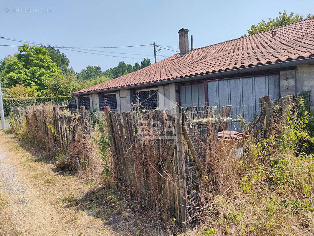 Maison  + grange à vendre à Saugon - travaux à prévoir - photo 7