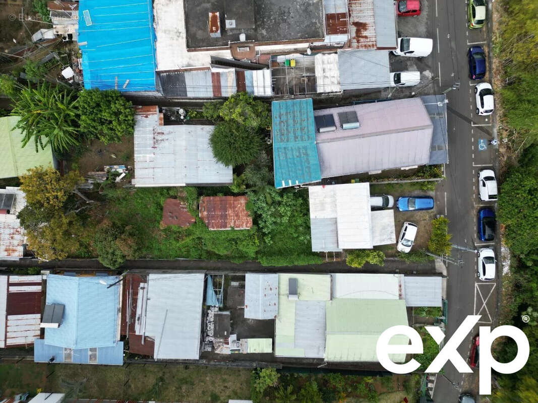 Terrain à LE TAMPON