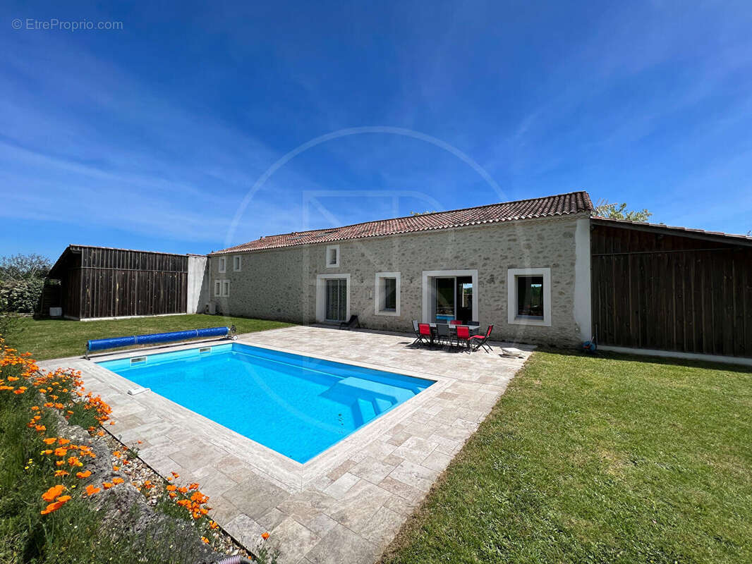 Maison à VILLEFRANCHE-DE-LONCHAT