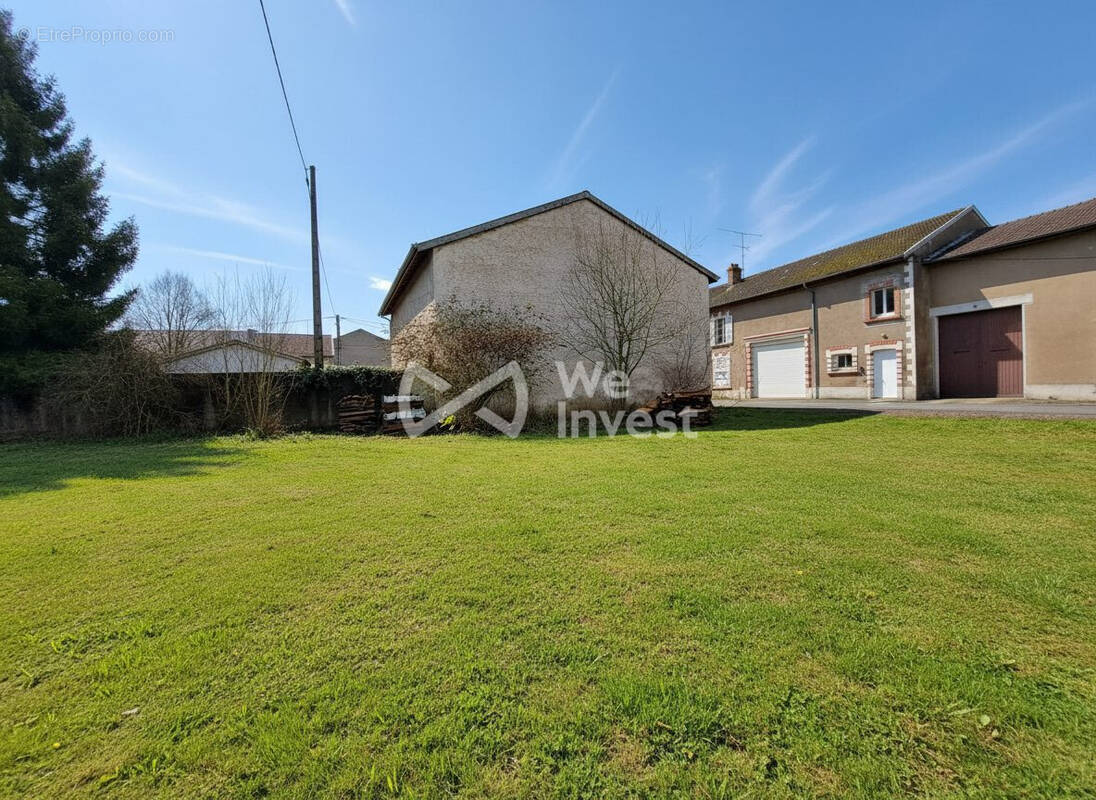 Terrain à DANNEVOUX