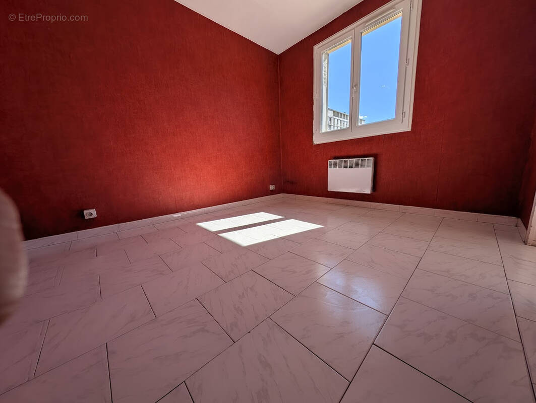 Appartement à MARSEILLE-9E