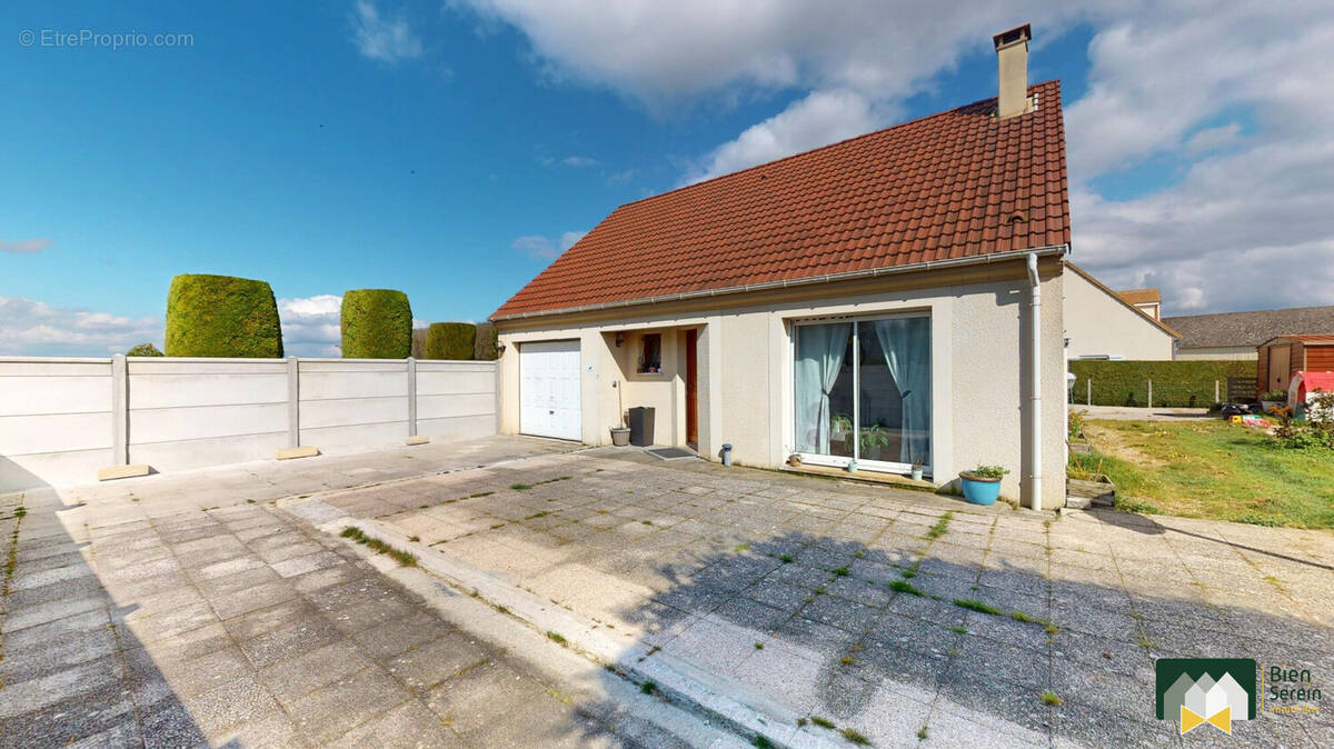 Maison à CHUISNES