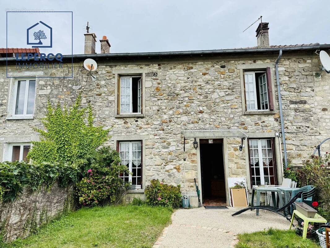 Maison à LA FERTE-MILON