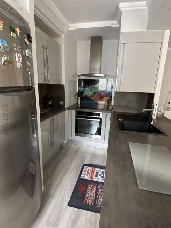 Appartement à SAINT-LAURENT-DU-VAR