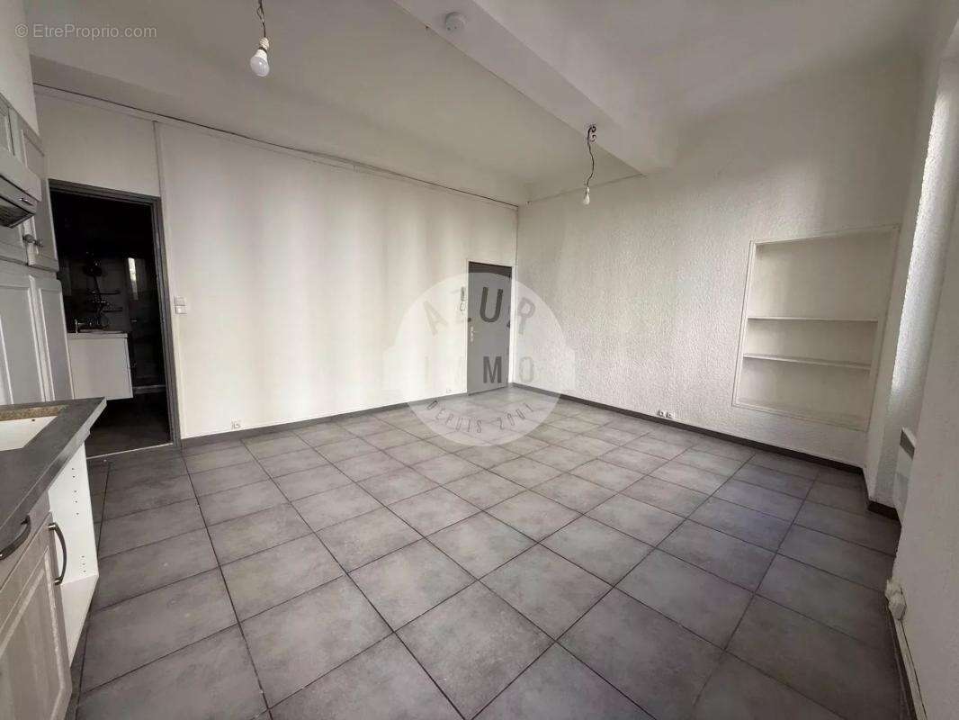 Appartement à ROQUEVAIRE