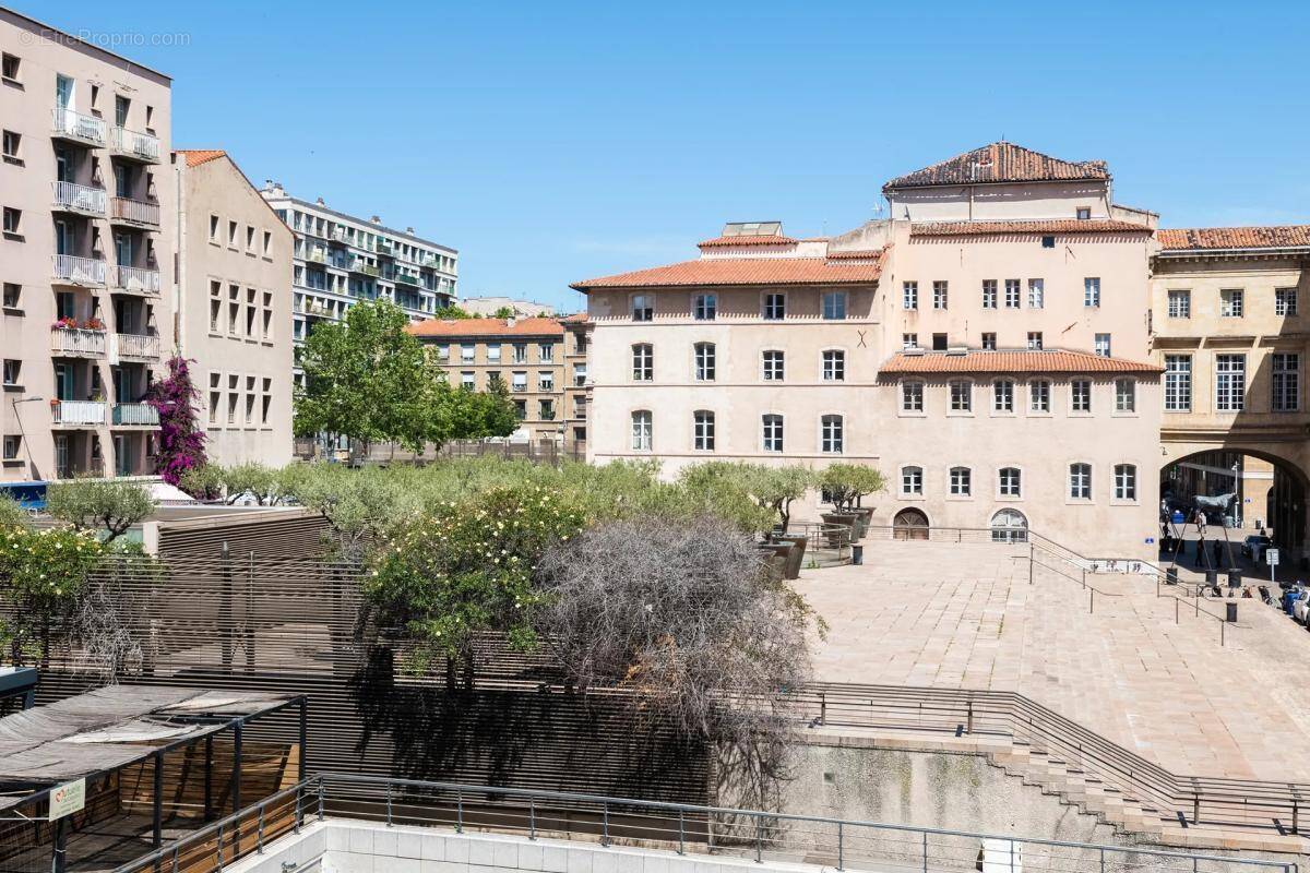 Appartement à MARSEILLE-2E