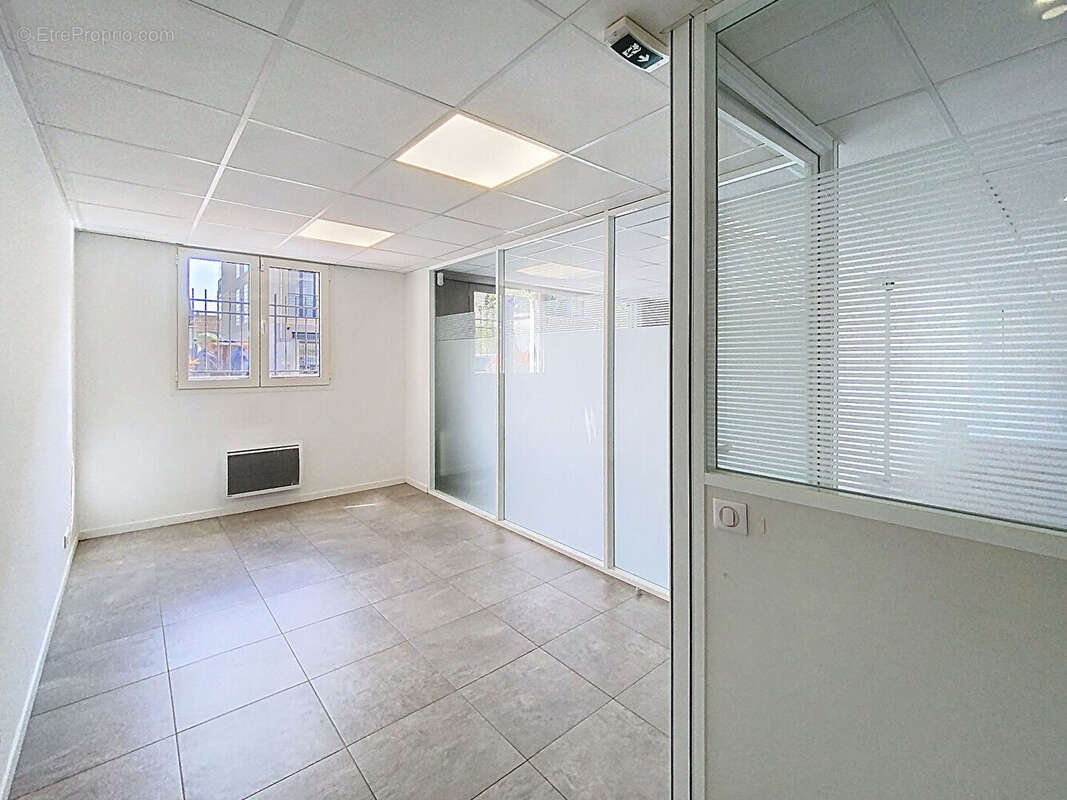 Commerce à PONTAULT-COMBAULT