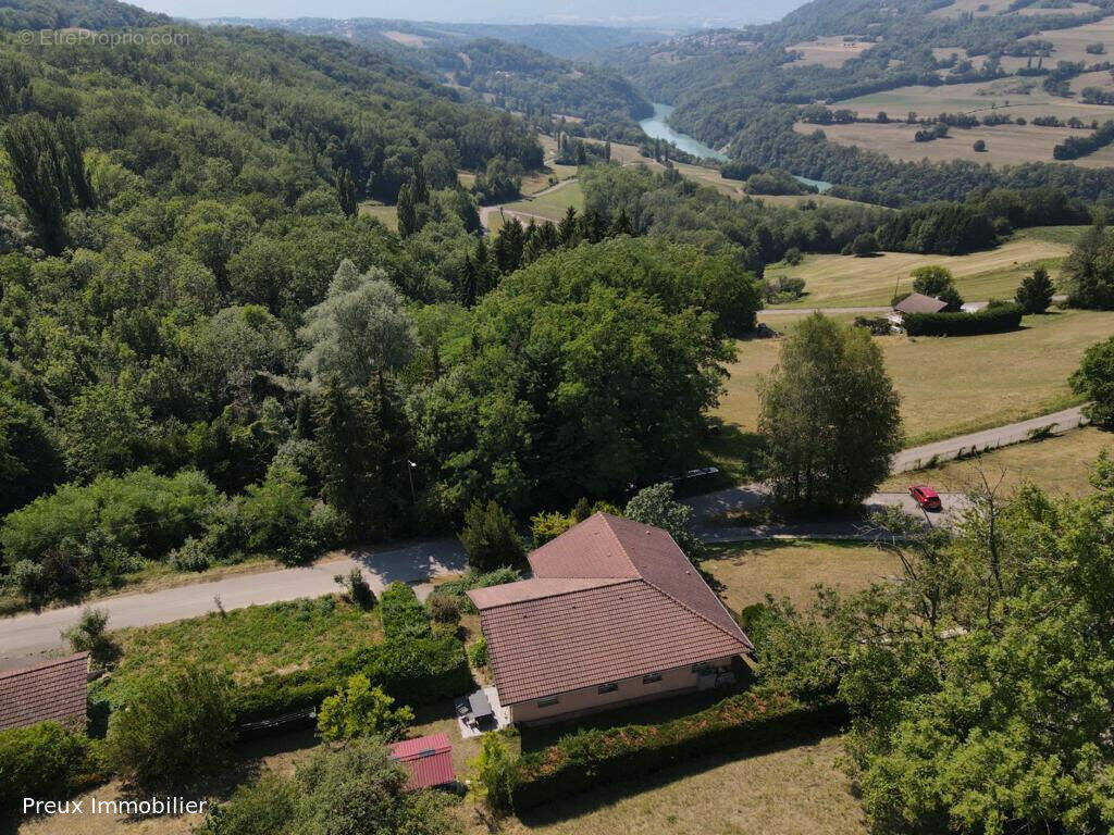 Maison à CLARAFOND-ARCINE
