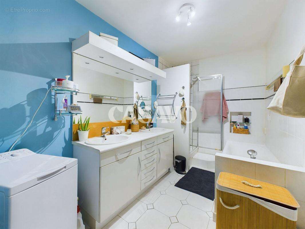 Appartement à PARIS-4E