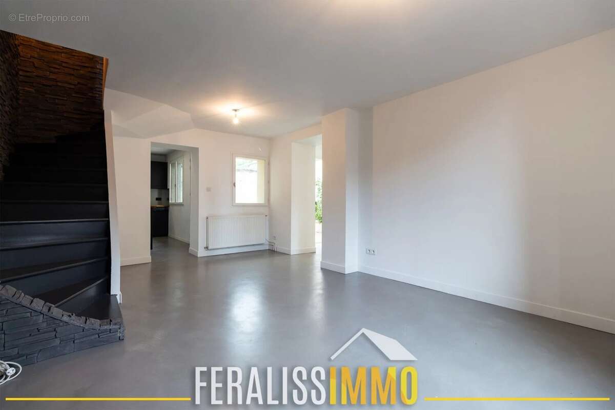 Maison à COURDIMANCHE