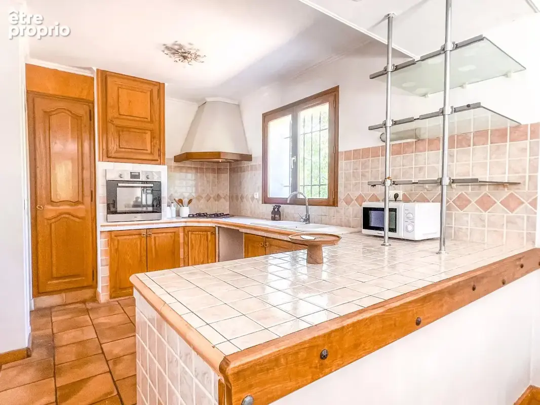 Maison familiale 6 pièces de 164 m² avec T2 indépendant de 35 m² - Roquefort les Pins - photo 6
