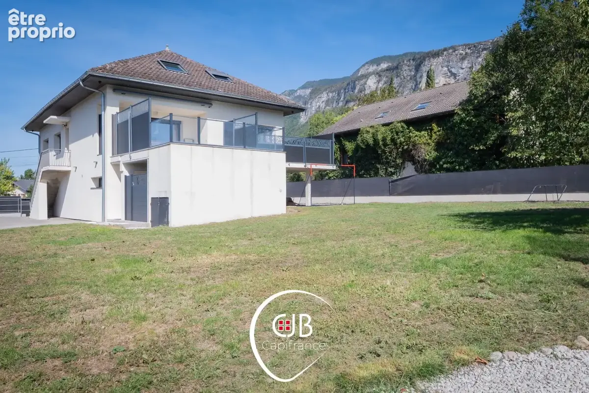 Sonnaz – Maison 220 m², DPE B et appartement en rez-de-jardin - photo 22