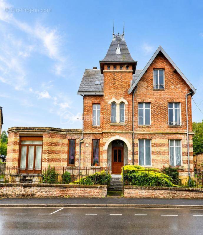 Maison à VOUZIERS