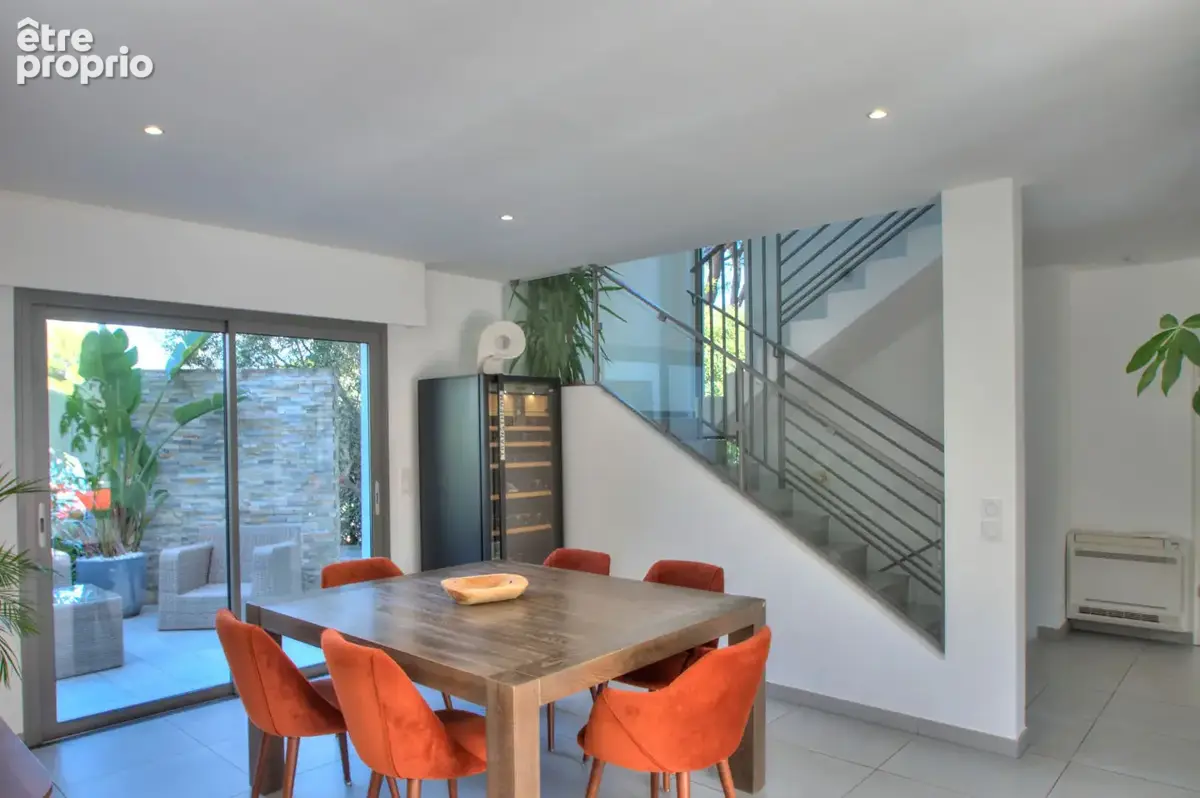 St raphael, villa contemporaine de 4 pieces 162 m² plus immense sous-sol et garage, terrain 1 250m² avec piscine - photo 9