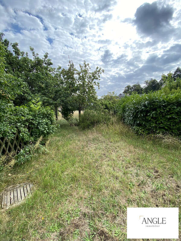 Maison à AILLIERES-BEAUVOIR