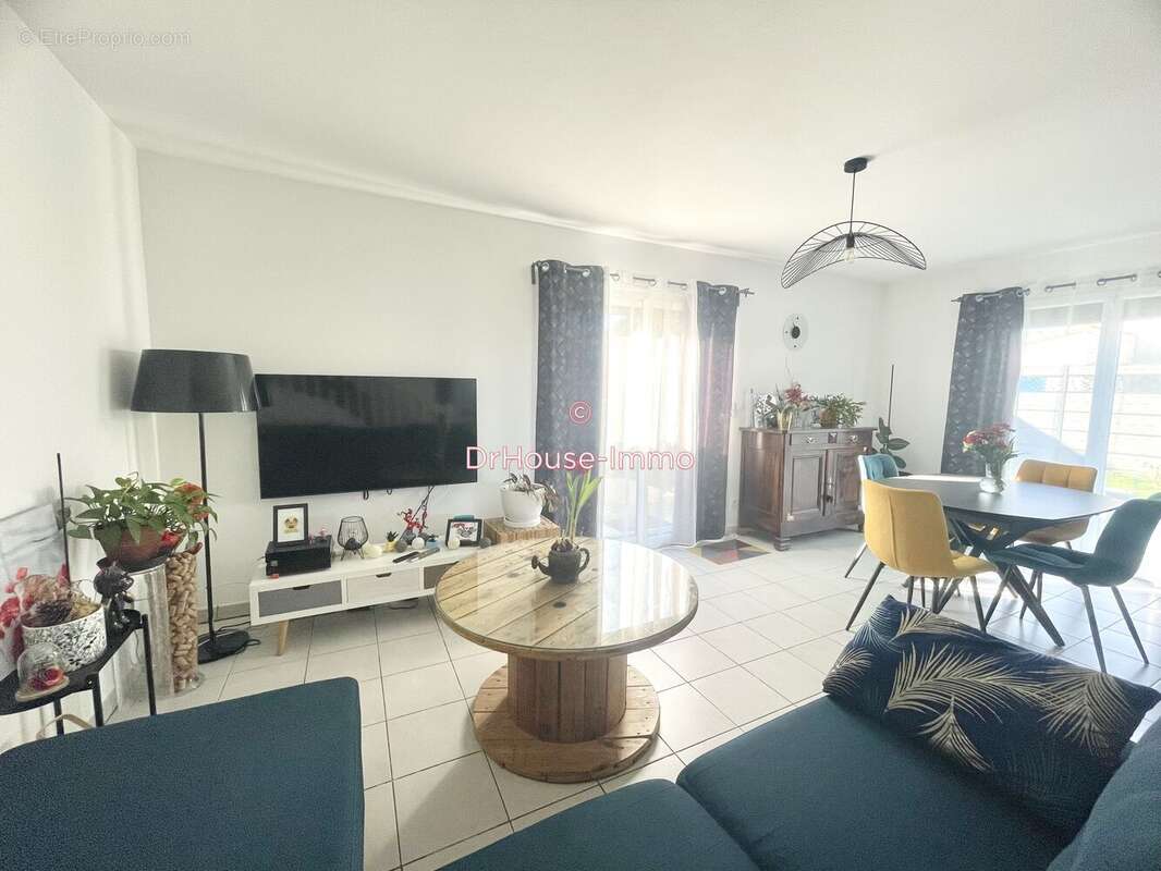 Maison à LA SALVETAT-SAINT-GILLES