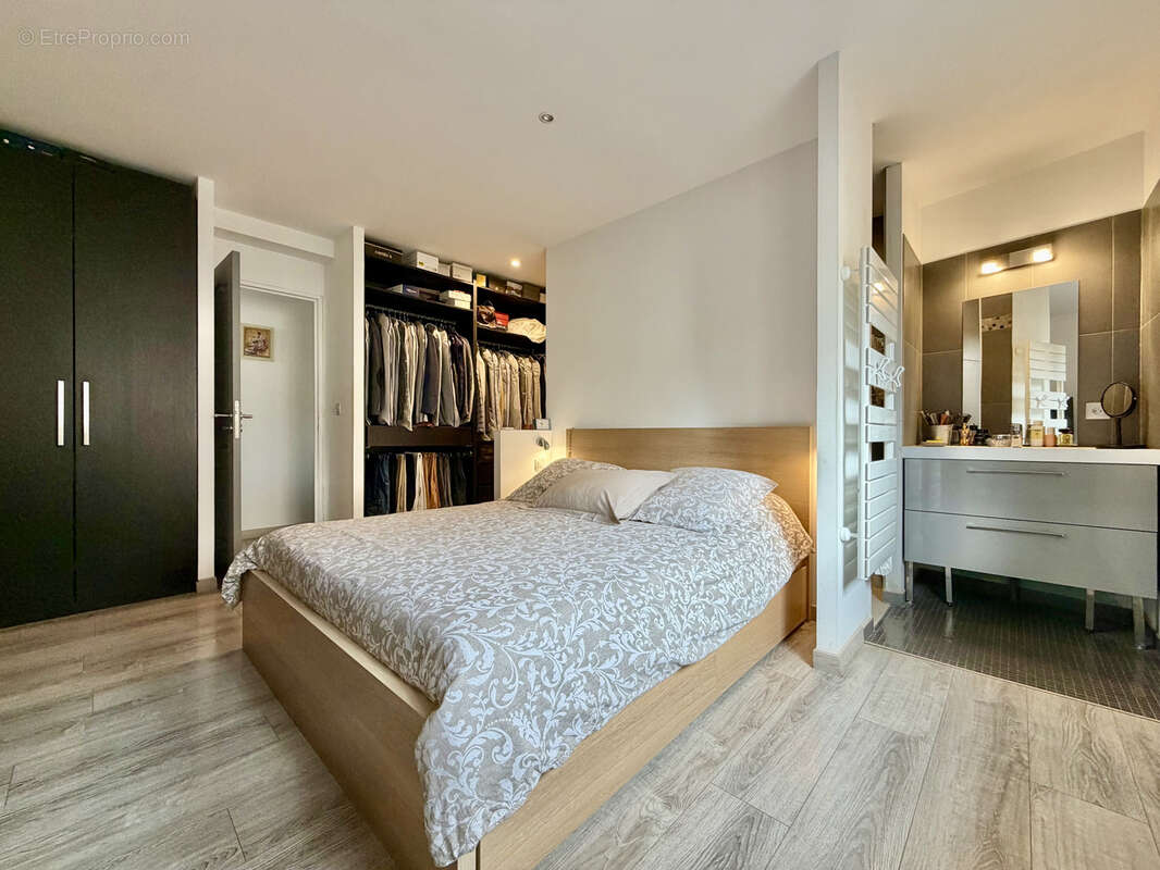 Appartement à LA VALETTE-DU-VAR