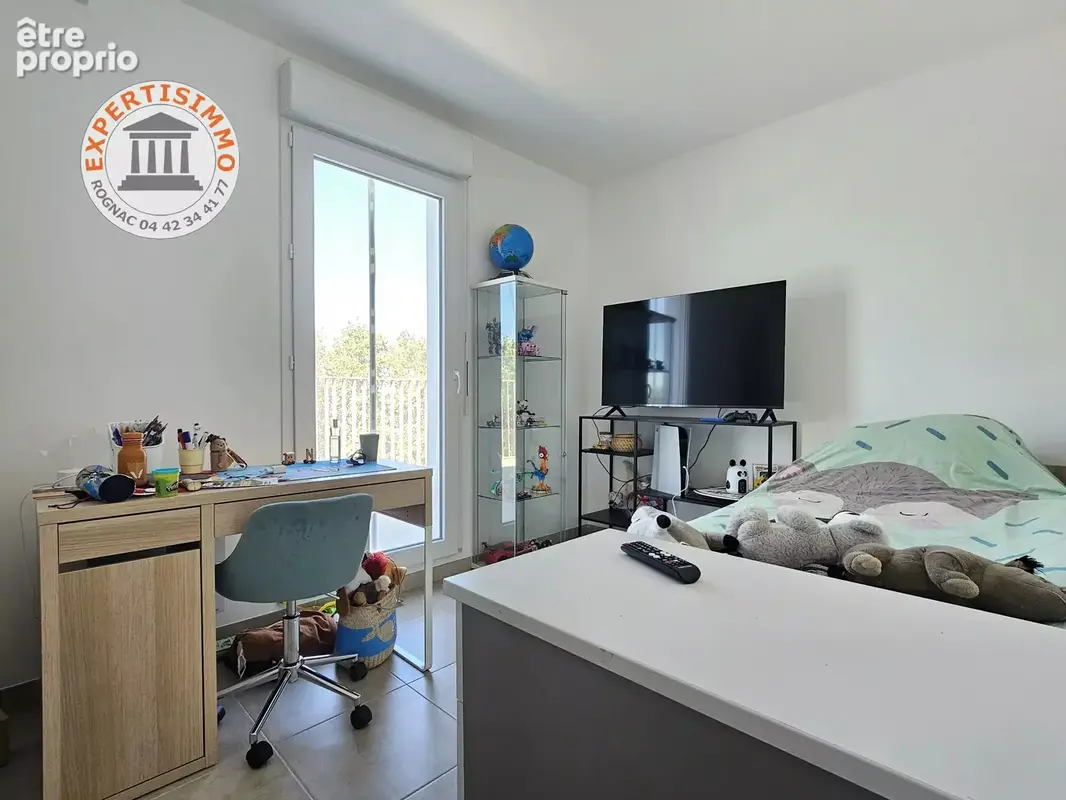 ROGNAC (13340) – Dernier étage avec terrasses panoramiques : T5 de 91 m² avec stationnements en sous-sol - photo 10