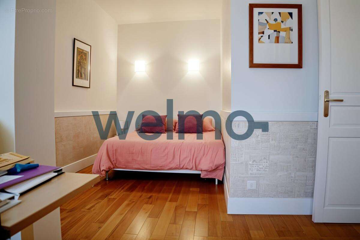 Appartement à NEUILLY-SUR-SEINE