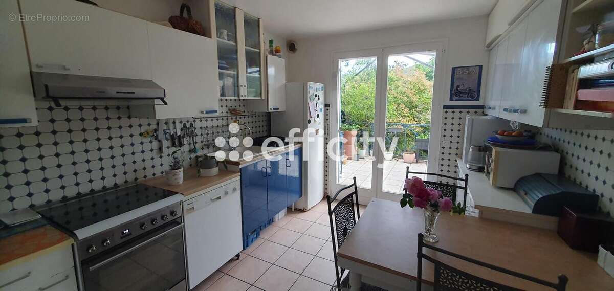 Maison 111 m² à Veyras  - photo 7