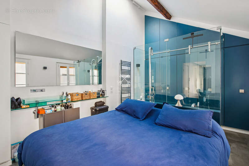 Appartement à PARIS-3E