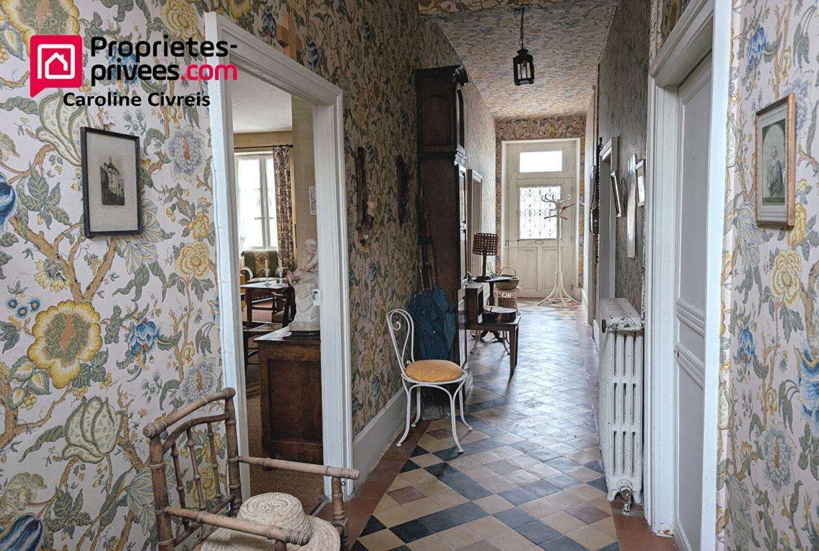Propriété : maison de maitre avec ferme attenante + 5 hectares de prés - photo 5