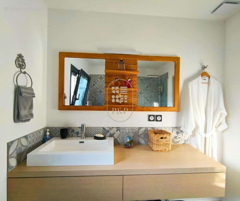 Maison à LA CALMETTE